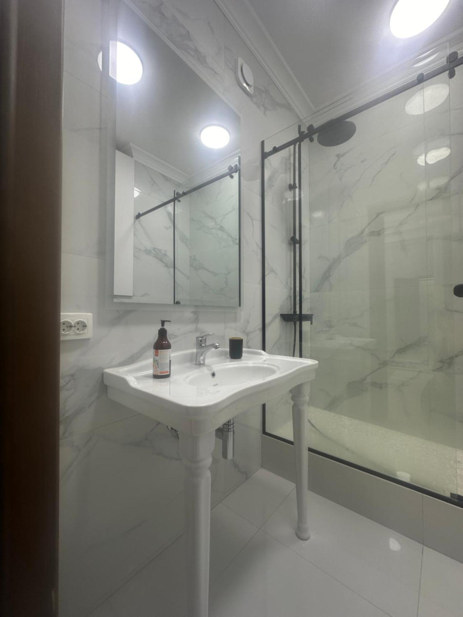 Comfortable Apartment In Central Of Αλμάτι Εξωτερικό φωτογραφία